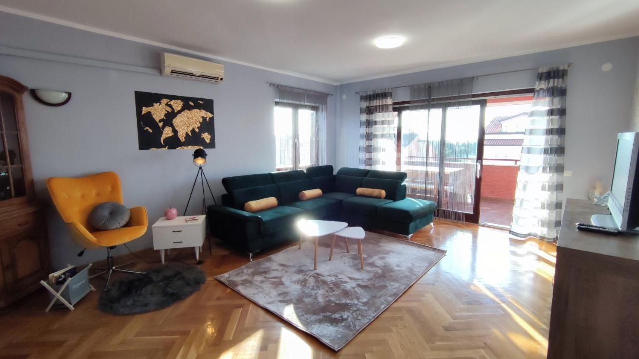 Apartments Marla 波雷奇 外观 照片