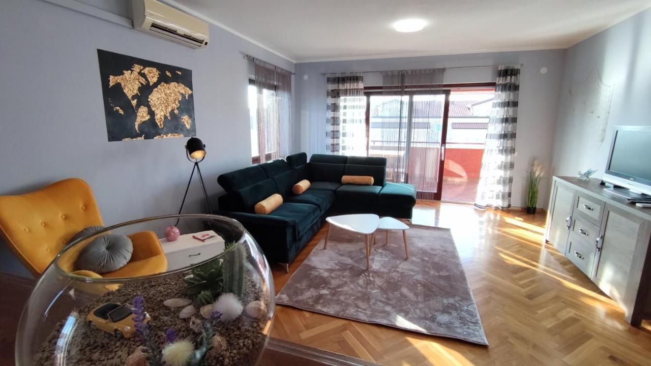 Apartments Marla 波雷奇 外观 照片