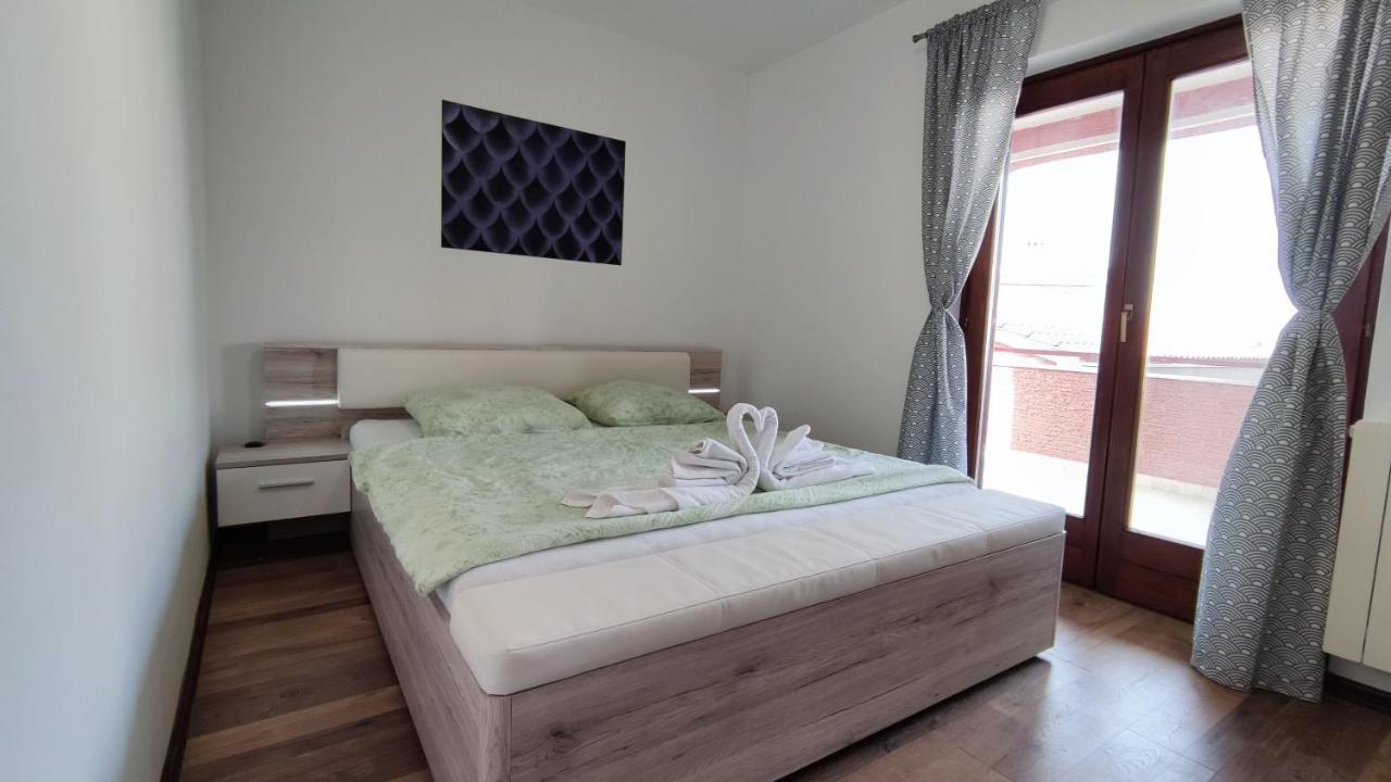 Apartments Marla 波雷奇 外观 照片